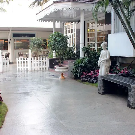 Highgates Hotel